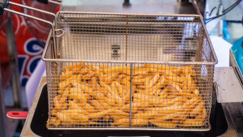 Fry Basket Helps Frying and Serving